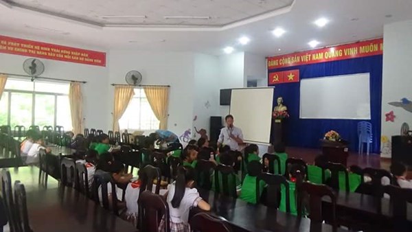 sinh hoat tai rung phong ho.jpg